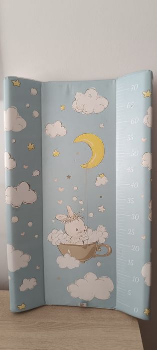 Продам пеленальный столик