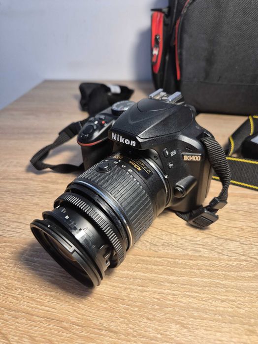 Aparat Foto Nikon DSLR D3400 + Geanta/Kit complet + trepied