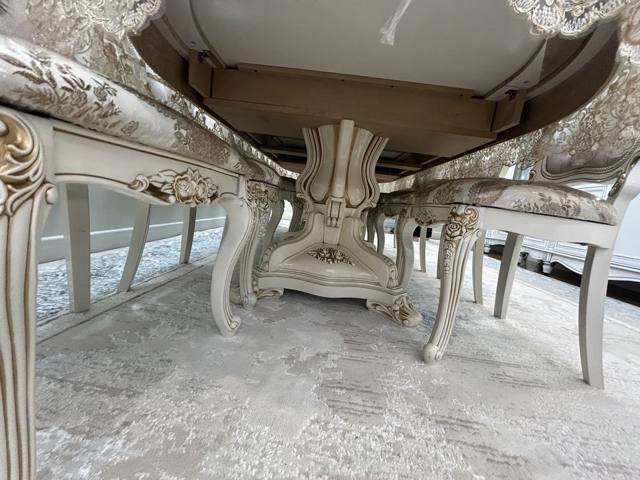 Стол всесте с 10 стульями