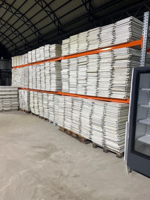 Б/у стеллажи.