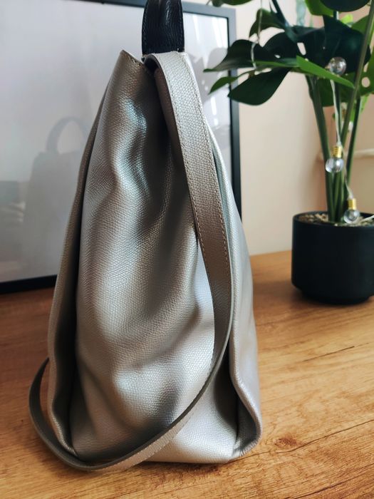 Geanta din piele gri/ argintiu