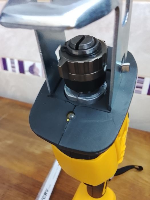 Fierăstrău sabie DeWalt cu o baterie de 6a Nou