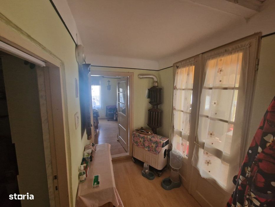 Casa +garaj+ teren 500 mp Comarnic