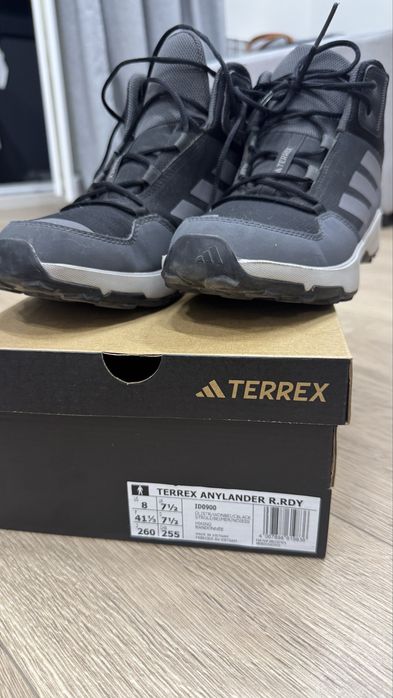 Продам обувь adidas