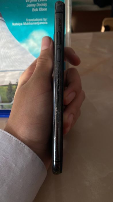 Продаю срочно айфон х