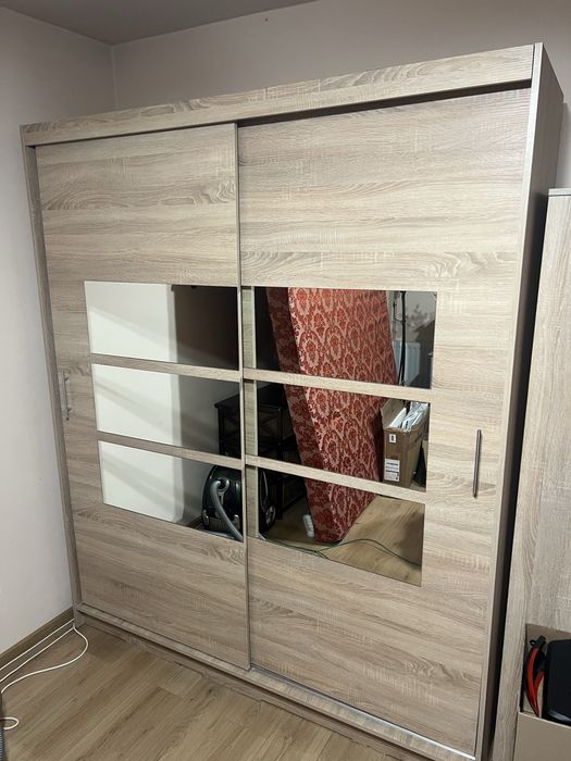 Dulap culisante cu oglinda