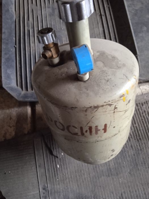 Продам бачок мало пользовался