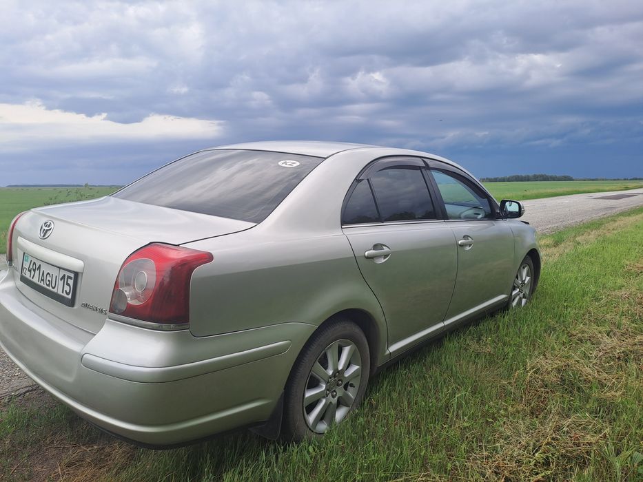 Продам автомобиль тайота Авенсис
