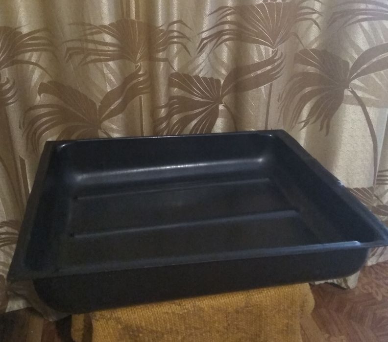 Поддоны: алюминиевый,пластмассовый.