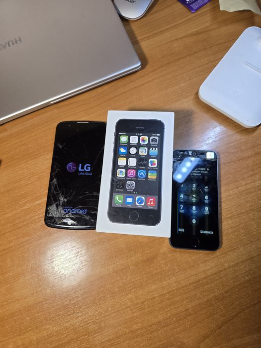 Продам два телефон айфон 5s. И LG