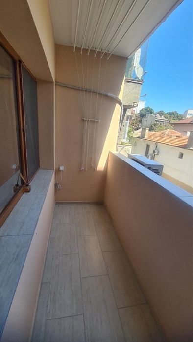 Дава се под наем Тристаен апартамент в Варна, Център - 80 кв.м за 800 € - Снимка #11