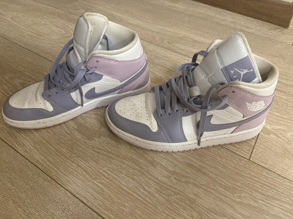 Jordan air 1 mid