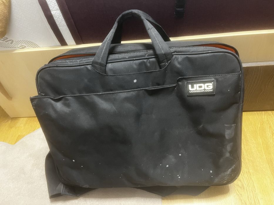 Consola Traktor Kontrol S4 MK2 + Geantă UDG