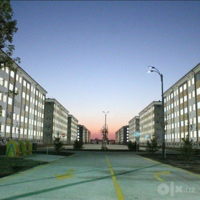 Эски атс биноси сотилади. Атрофида куп каватли домлар жйлашган.