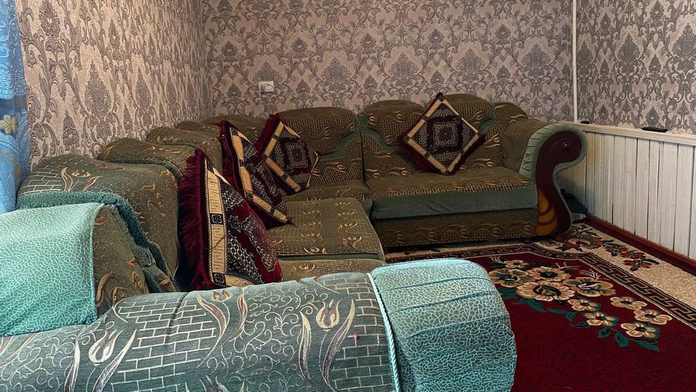 Срочно  сотилади. уголок Фаргона