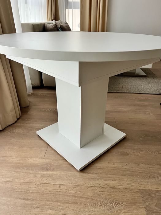 Разтегателна трапезна маса