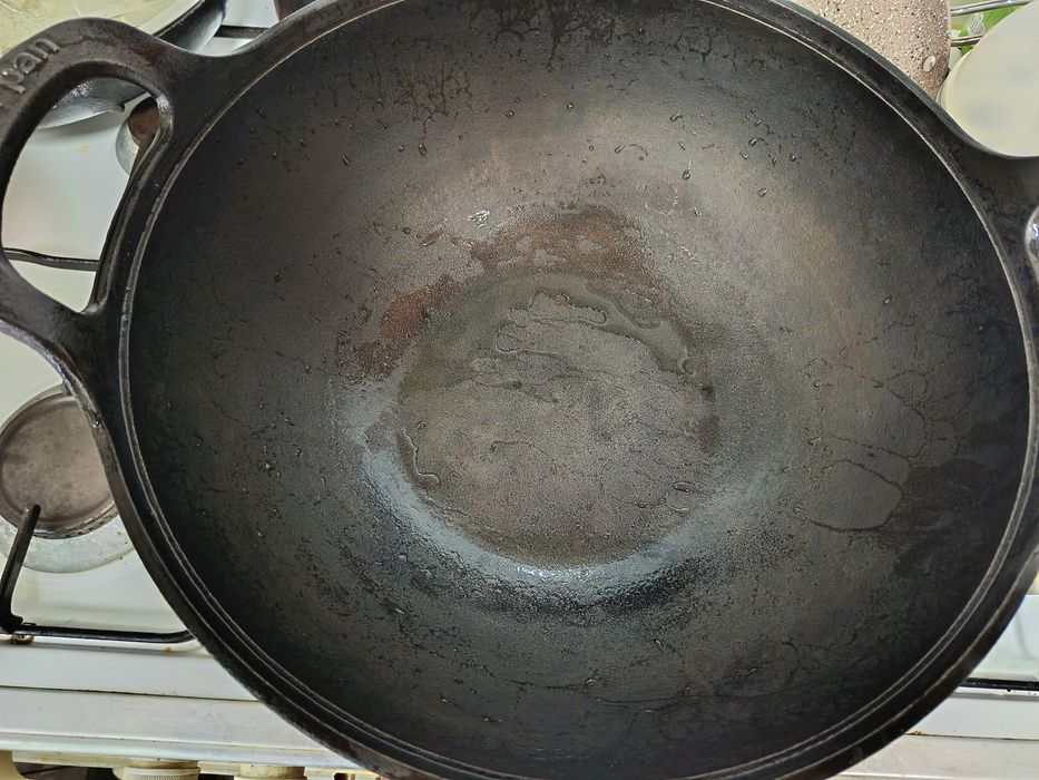 Продам чугунный казан
