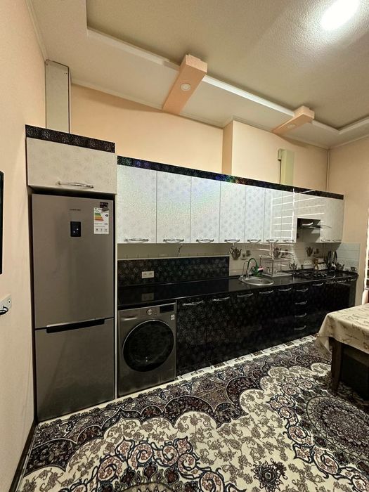 Продается 2 этажни шикарний евро ремонтом дом земля сентр городе