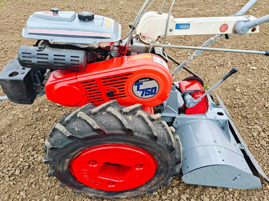 Vând motocultor Kubota și cositoare Rotax