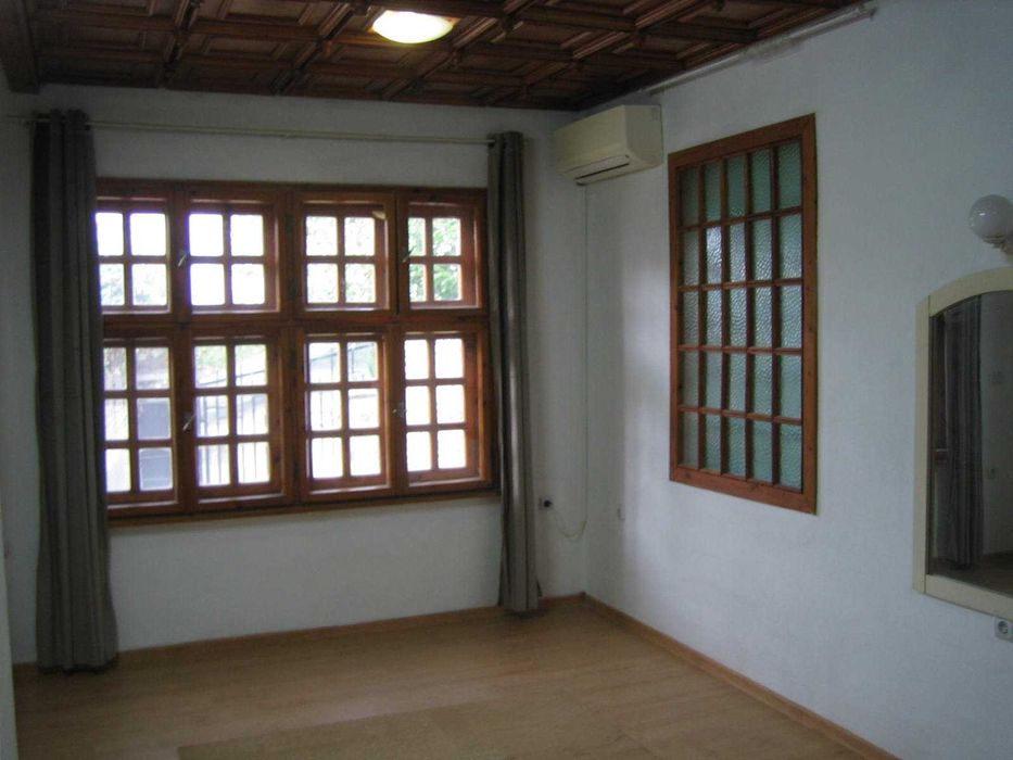 Дава се под наем Къща в Варна, Възраждане 1 - 225 кв.м за 1019.49 € - Снимка #12