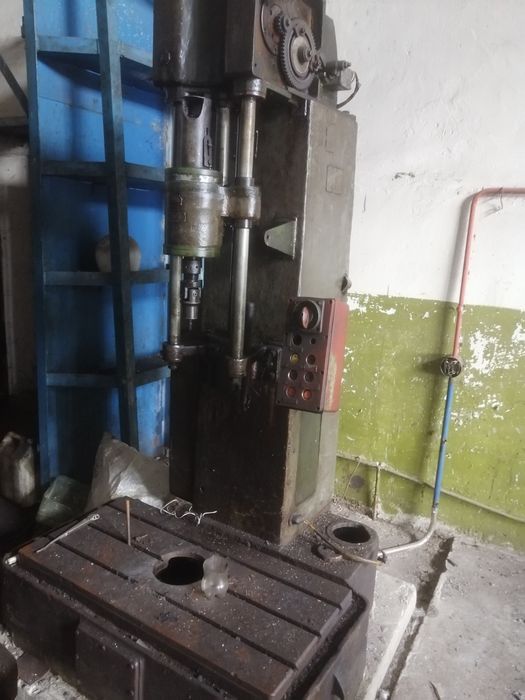 Продам сверлиный станок.