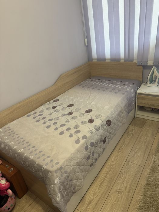 Двойно легло с издърпващо се легло без матраците