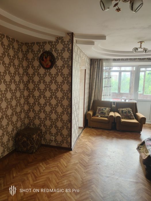 Продам квартиру 3-х комнатную