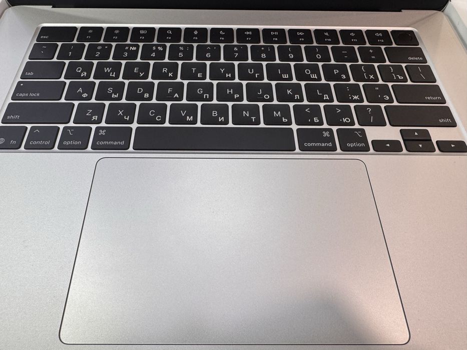 Macbook air 15 m4 24/512