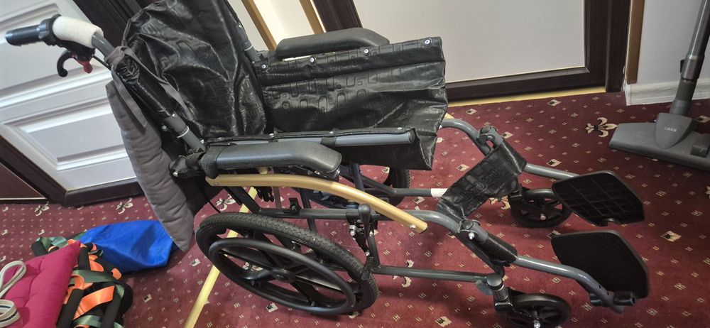 Scaune rulante 2 bucăți!