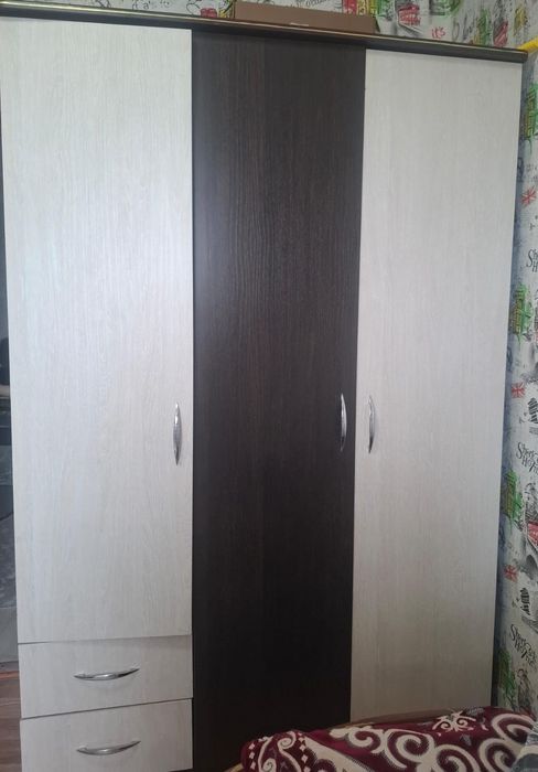Продам компьютерный стол