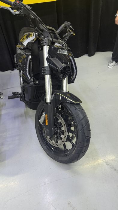 Benda moto sotiladi 700 kub 4 slindrli yengi  gen bor