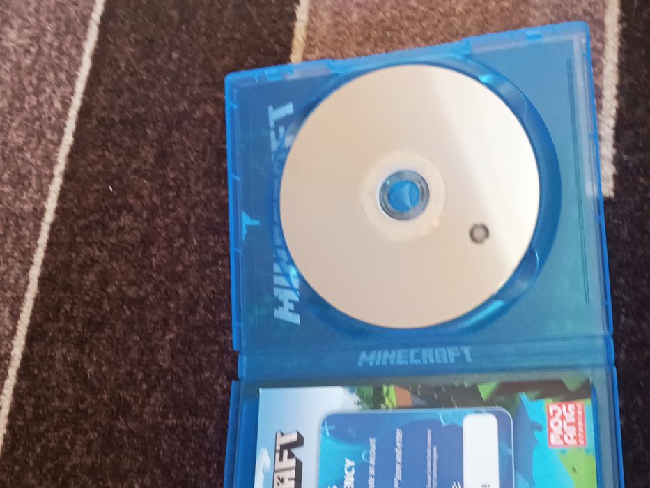 Minecraft и FC24 като нови