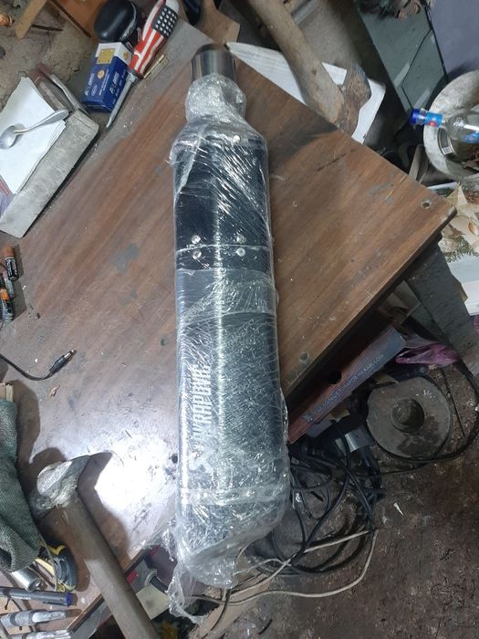 Продам  выхлопную  банку глушитель