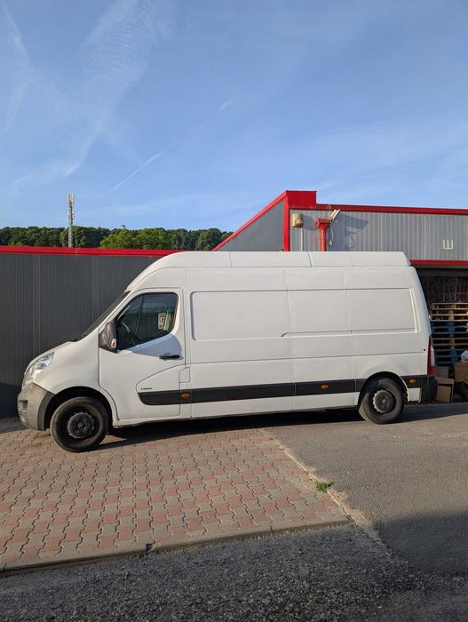 Persoana fizica vand autoutilitara marca Opel Movano
