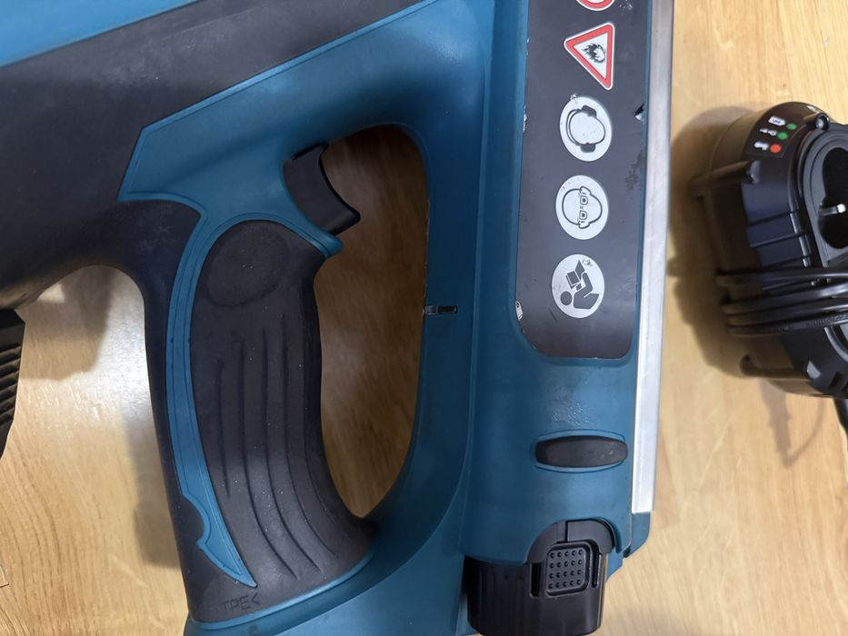 Такер Makita GN900