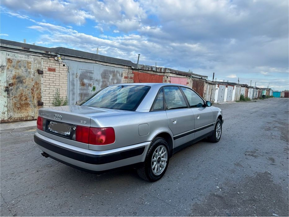 1 владелец audi 100 год 1994