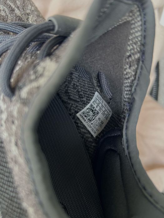 Yeezy Boost 350 V2 Dark Salt Adidas Unisex 39 1/3