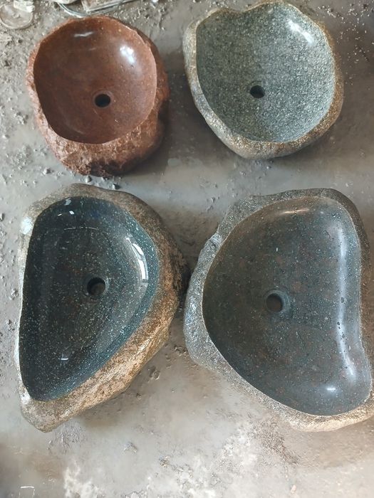 Декоративные раковины из речного камня.