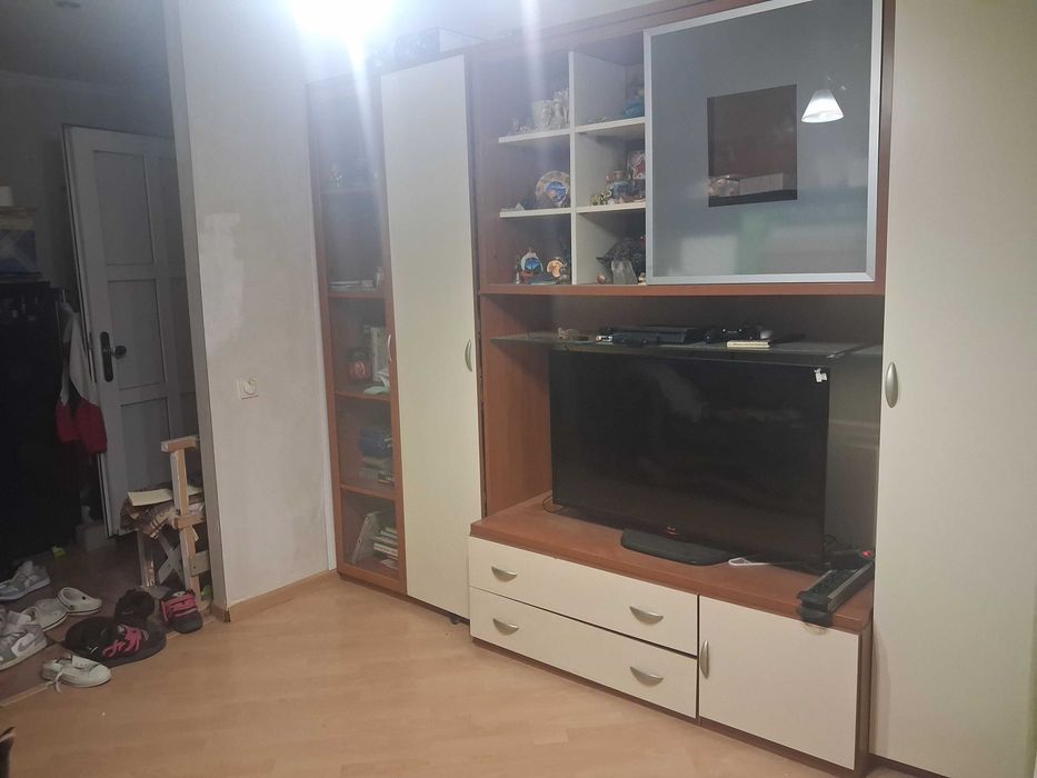 Шкаф для гостинной под ТВ