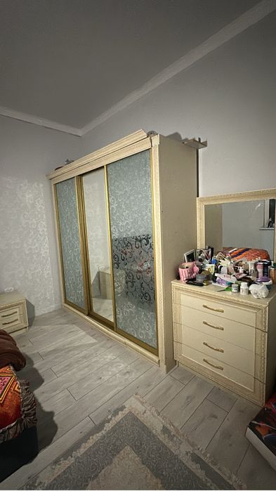 Продам диван 4м!