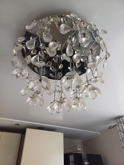 Люстра в отличном состоянии