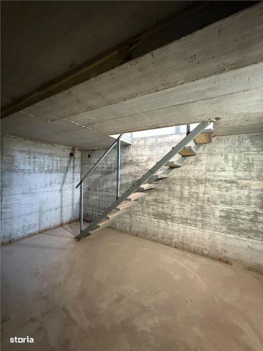 Afacere la cheie cu teren intravilan 8500mp