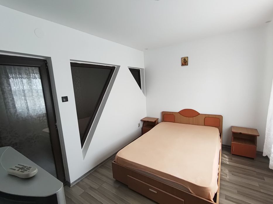 Vând apartament 2 camere lângă Hotel Kristall