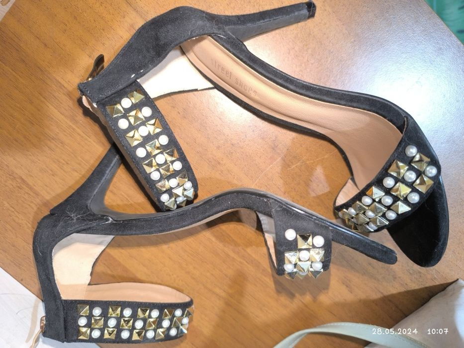 Елегантни сандали на ток 38