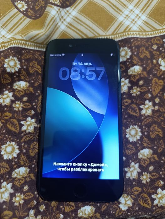 iPhone SE 2020 продам