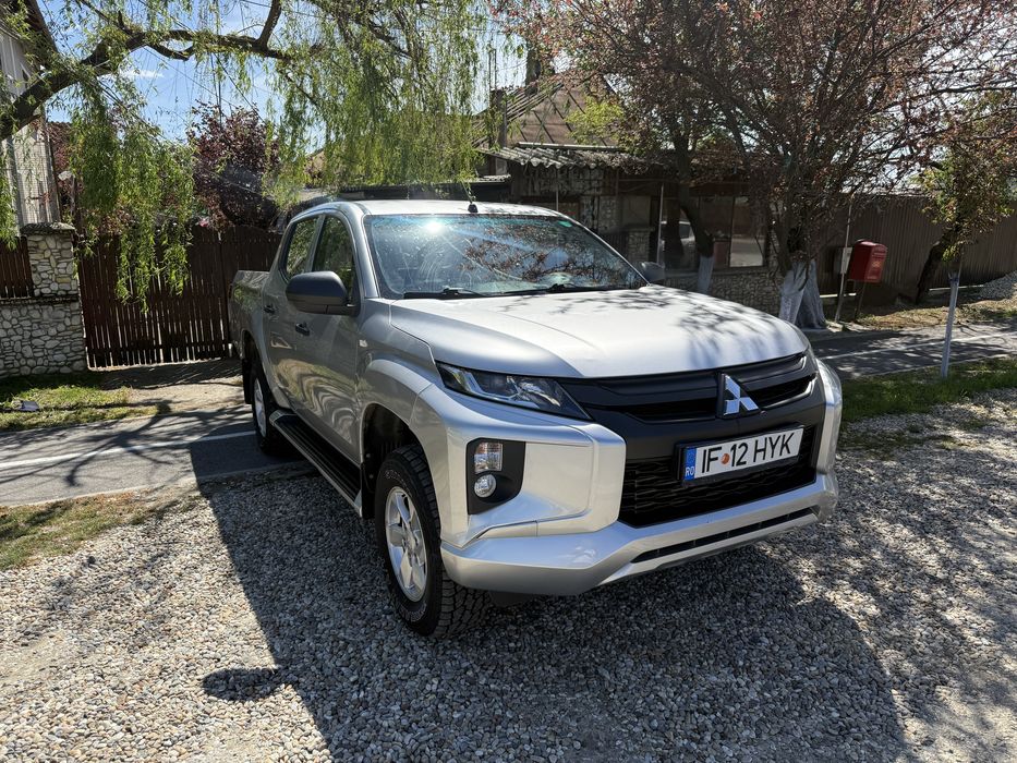 Mitsubishi L200 4x4 cu blocant  spate