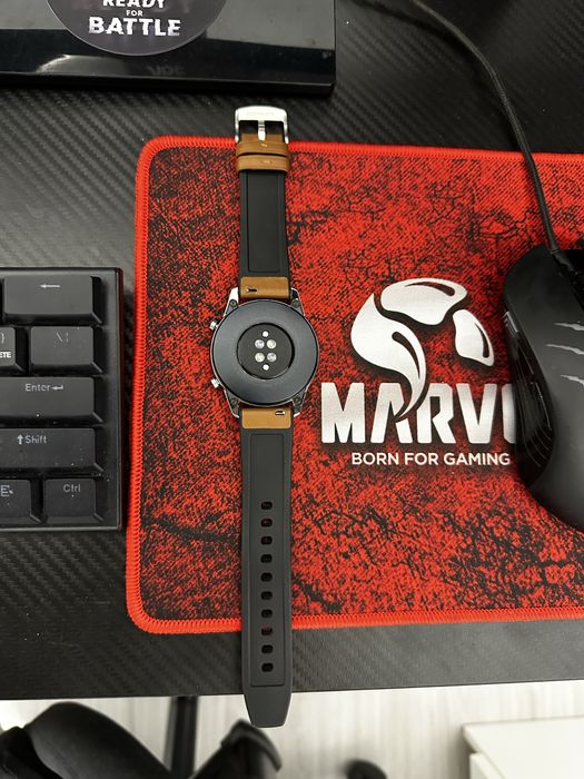 Часовник huawei watch gt 2 чисто нов с оргинално зарядно