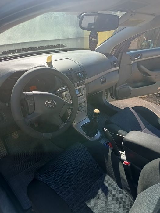 Vând sau schimb Toyota Avensis T25.  2.0