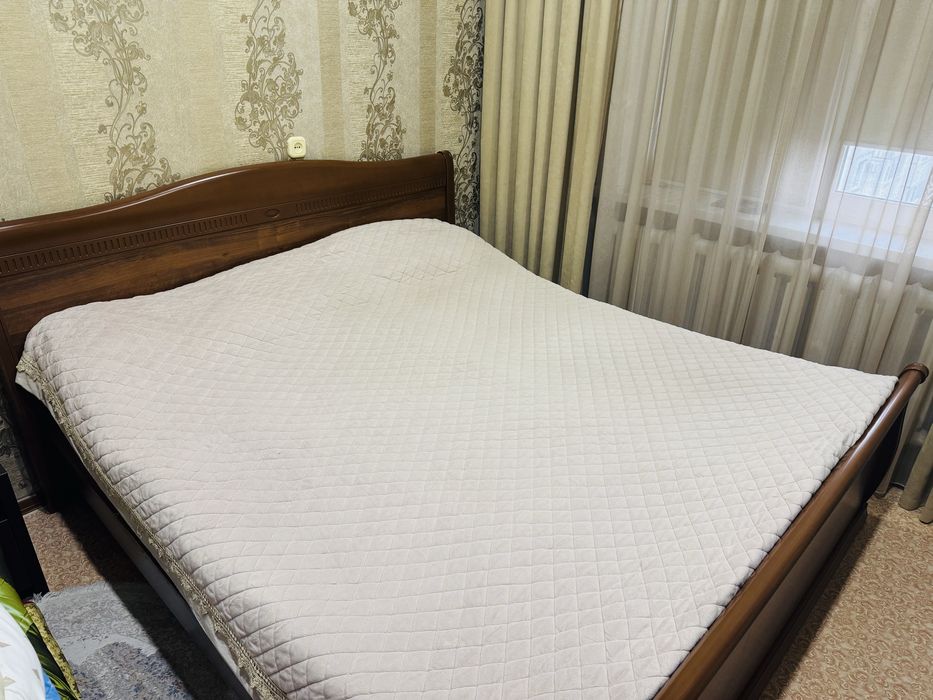 Продам двуспальную кровать!