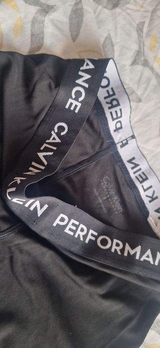 Клин на Calvin Klein